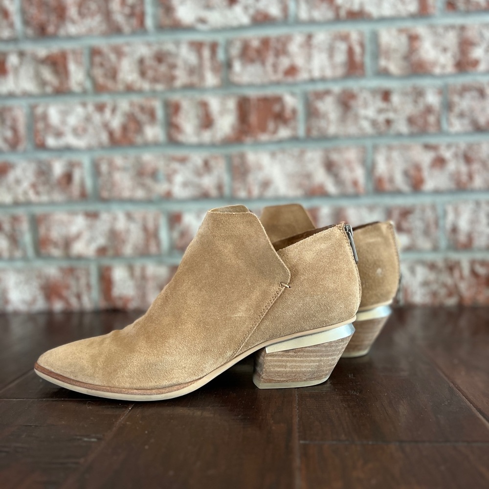 Dolce Vita Tan Ankle Boots - Picture 4 of 4